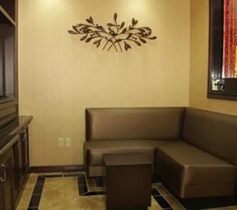 Best Western Plus KC Speedway Inn & Suites - Kansas City, KS