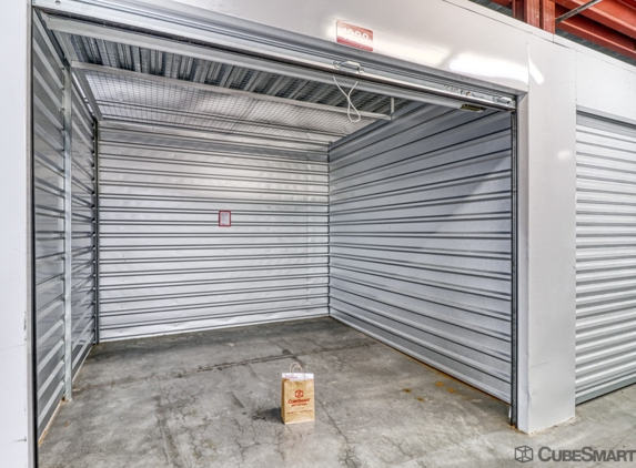 CubeSmart Self Storage - Lithia Springs, GA