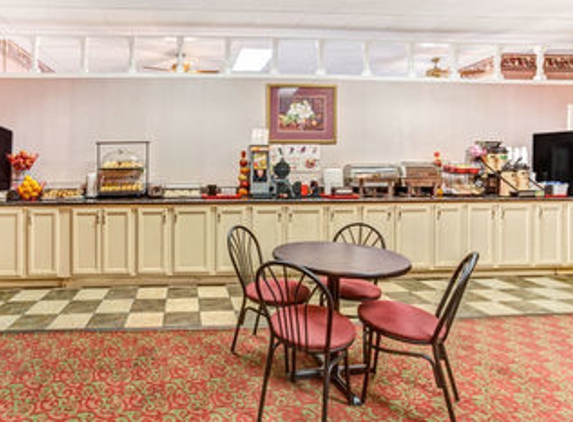 Ramada by Wyndham Murfreesboro - Murfreesboro, TN