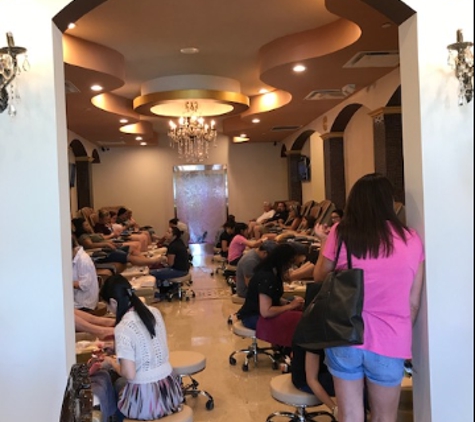 Paradise Nails & Spa - Hollywood, FL