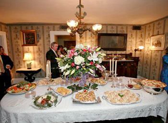 The Elms Bed and Breakfast - Natchez, MS