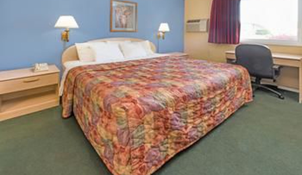 Days Inn - Henrietta, NY