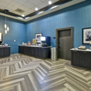 Hampton Inn and Suites Los Angeles Burbank Airport - Hotels