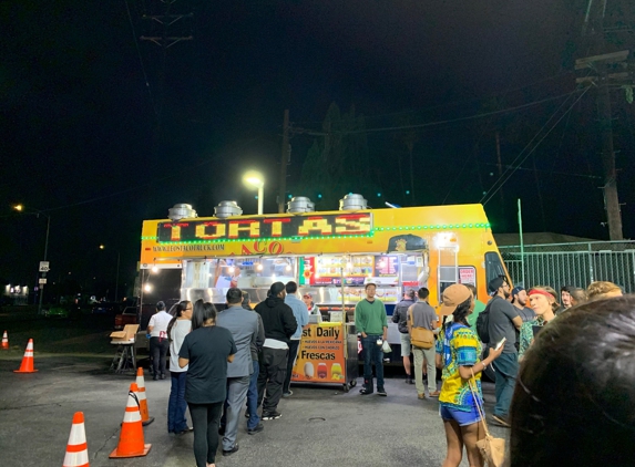 Leo's Tacos Truck - Los Angeles, CA