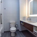 Hampton Inn & Suites Denton - Hotels