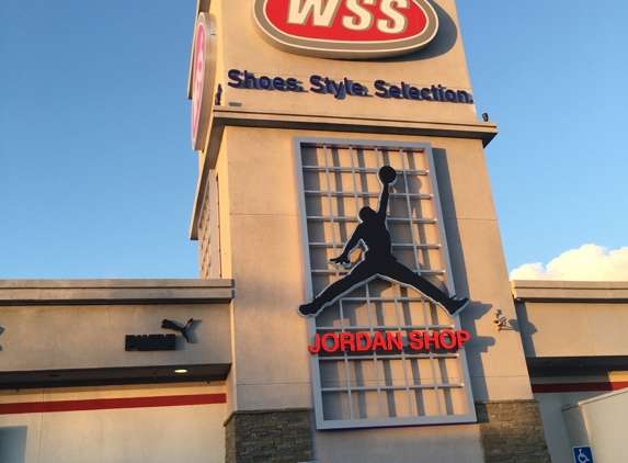 WSS  - Warehouse Shoe Sale - Los Angeles, CA