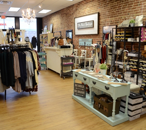 Ella Mae's Boutique - Brownsburg, IN