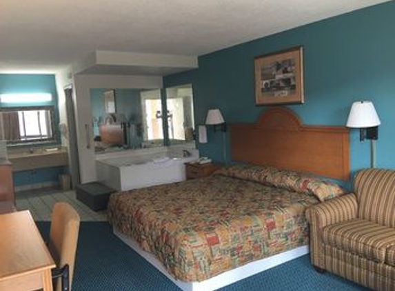 Executive Inn - Pensacola, FL