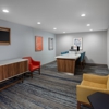 Holiday Inn Express Foster Lodge gallery