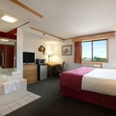 Super 8 by Wyndham Eveleth - Hotels