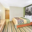 Super 8 by Wyndham Grayling - Hotels