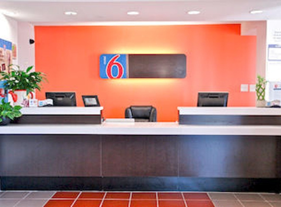 Motel 6 - Martinsburg, WV