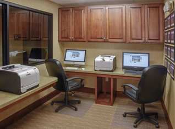 Hampton Inn & Suites Youngstown-Canfield - Canfield, OH