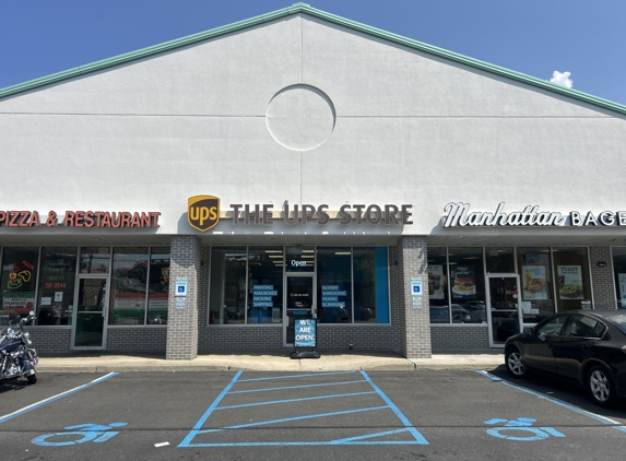 The UPS Store - Elmwood Park, NJ