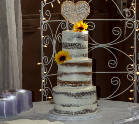 GS3 Photography - Columbus, OH. Contemporary, Classic Cake
