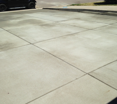 Cardenas Concrete and Landscaping Work, LLC. Driveway