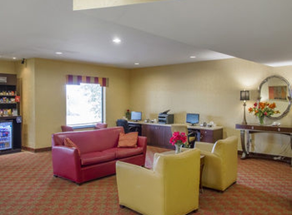 Comfort Suites Dayton-Wright Patterson - Dayton, OH