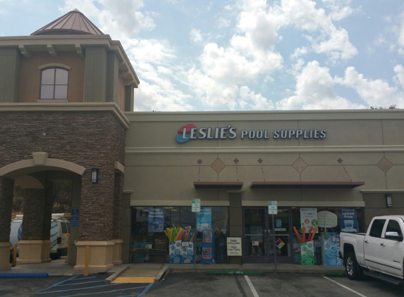 Leslie's Swimming Pool Supplies - Santa Clarita, CA. Front of the building