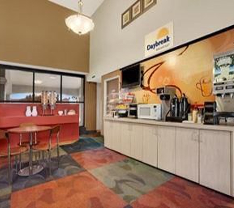 Days Inn by Wyndham Buena Park - Buena Park, CA