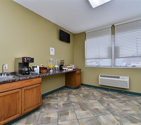 Americas Best Value Inn - Brookpark, OH