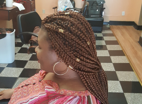 Ama professional african hair braiding - Steelton, PA