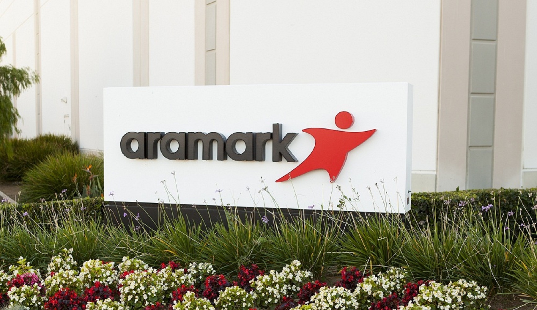 Aramark Uniform Services 521 W Walker St Wichita Ks 67213 Yp Com