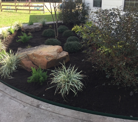 Diamondback Service Management - Montgomery, TX. Landscape Design, Installation, & Maintenance