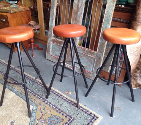 Angus Antique & Estate Furniture - Northcote, VIC
