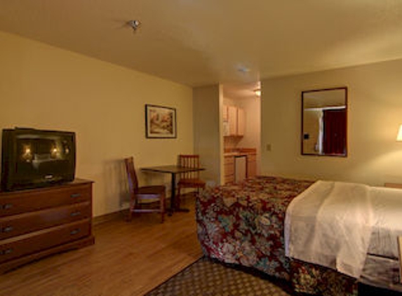 InTown Suites - Suwanee, GA