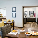 Hampton Inn & Suites by Hilton Seattle/Northgate - Hotels