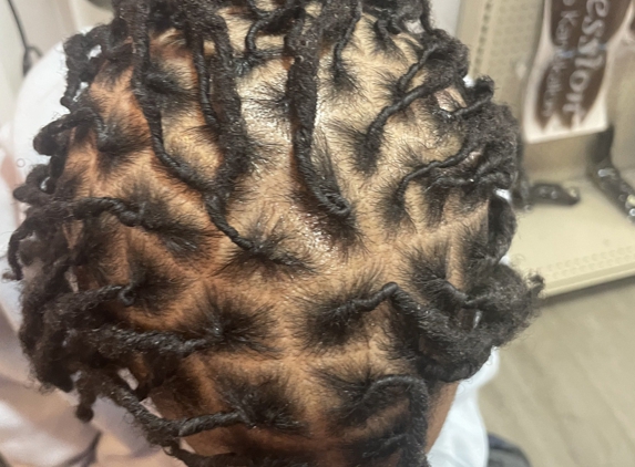 Menwonw 1Stop Beauty Supply & Braiding Services - Worcester, MA