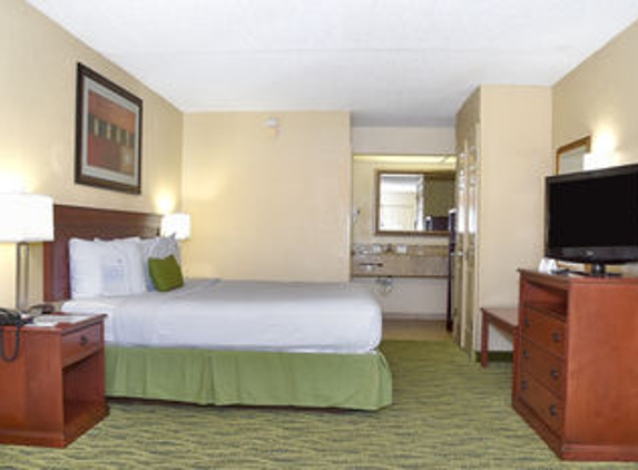 Best Western Orlando East Inn & Suites - Orlando, FL