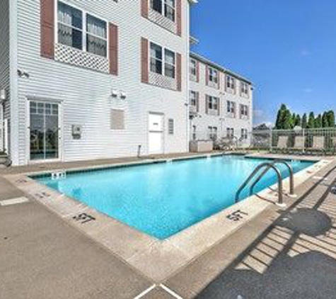 Lancaster Inn and Suites - Manheim, PA