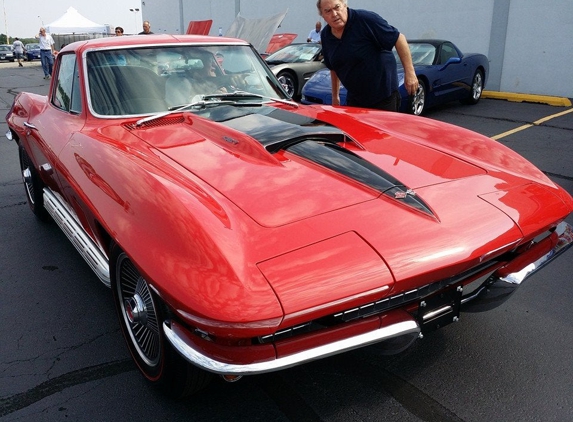 Bill Kay Corvettes & Classics - Downers Grove, IL