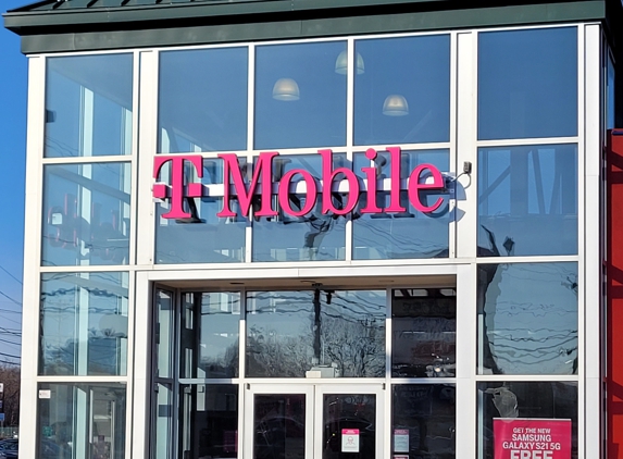 T-Mobile - Saugus, MA