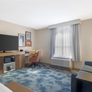 Hampton Inn & Suites Plymouth - Hotels