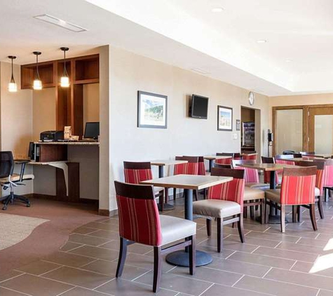 Comfort Inn & Suites - Watford City, ND