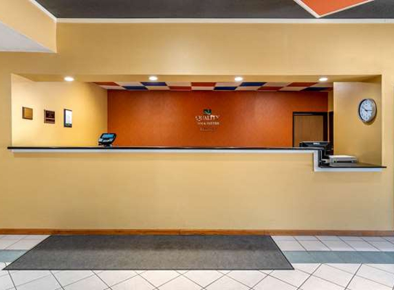 Quality Inn & Suites Lenexa Kansas City - Lenexa, KS