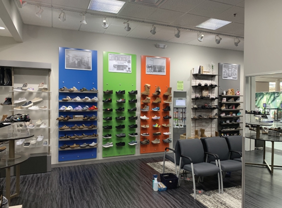 Tradehome Shoes - Beavercreek, OH