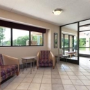 Days Inn by Wyndham Monmouth Junction Princeton - Motels