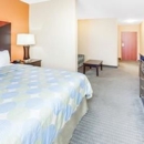 Days Inn & Suites by Wyndham Russellville - Hotels