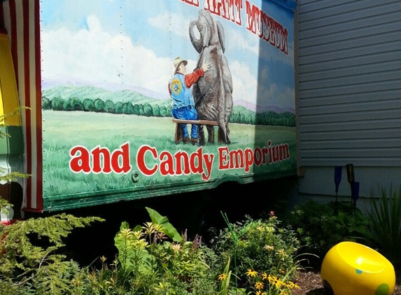 Mister Ed's Elephant Museum - Orrtanna, PA