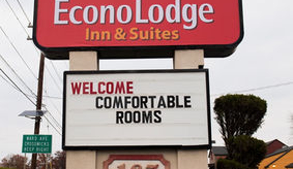 Econo Lodge - Bordentown, NJ