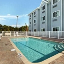 Microtel Inn & Suites by Wyndham Spring Hill/Weeki Wachee - Hotels