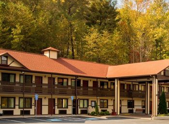 Red Roof Inn - Helen, GA